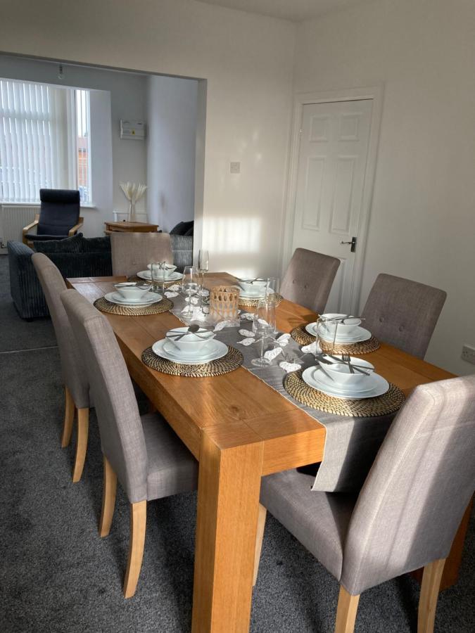 Cheshire Home Stays Crewe Extérieur photo