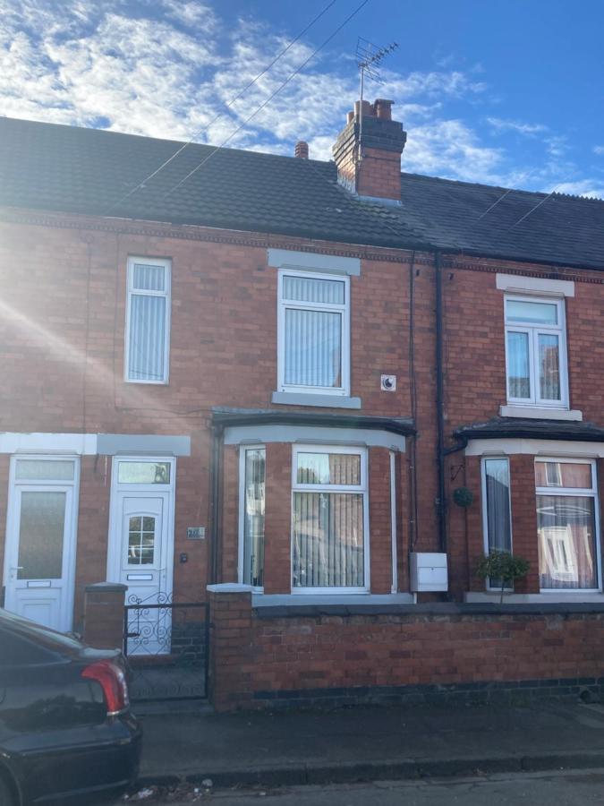 Cheshire Home Stays Crewe Extérieur photo