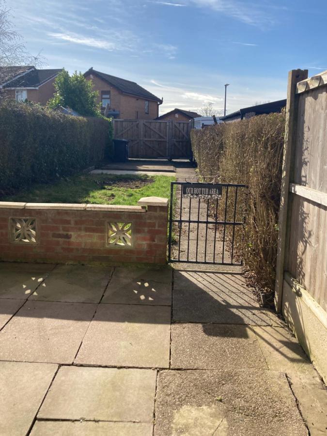Cheshire Home Stays Crewe Extérieur photo