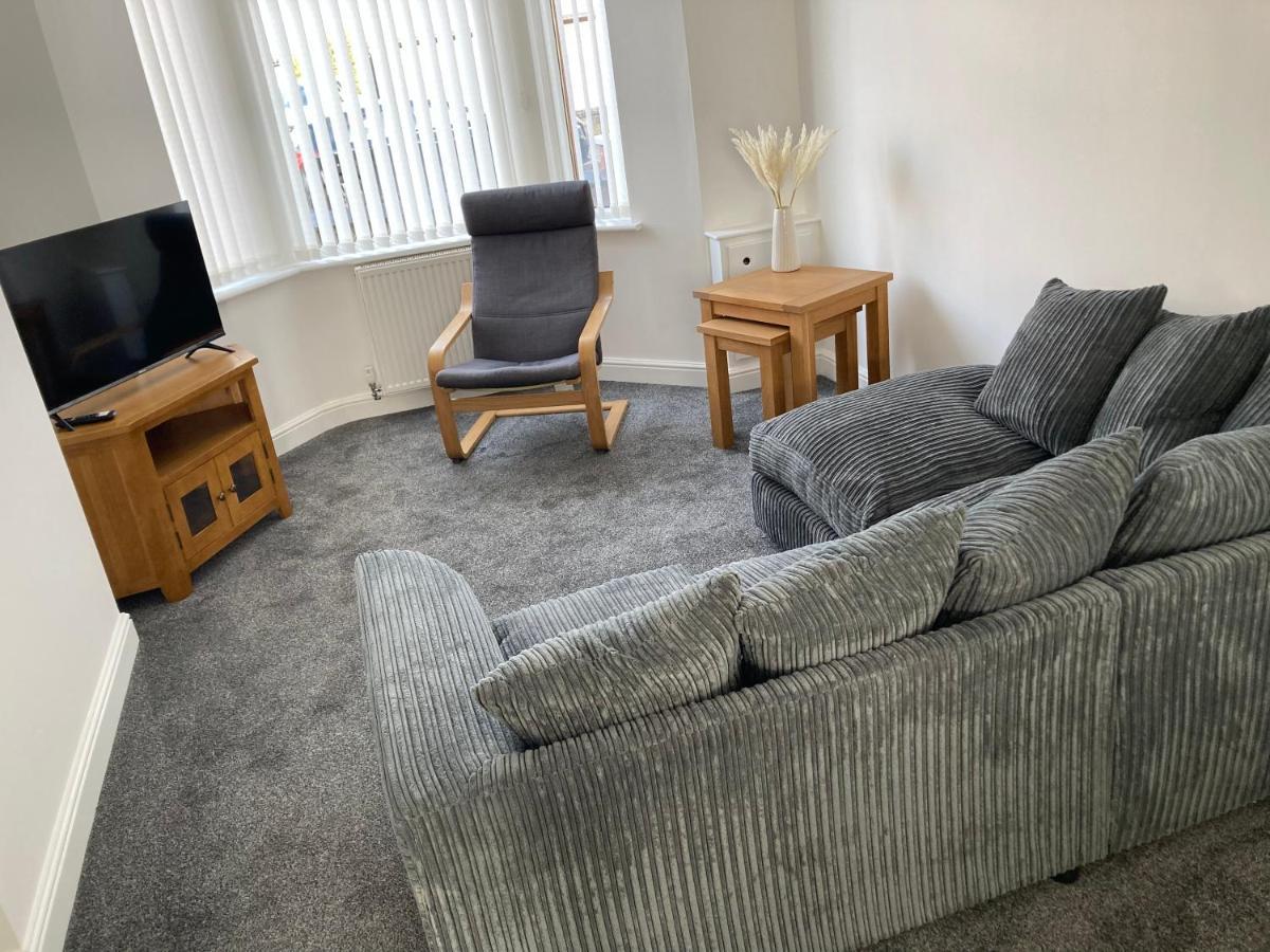 Cheshire Home Stays Crewe Extérieur photo