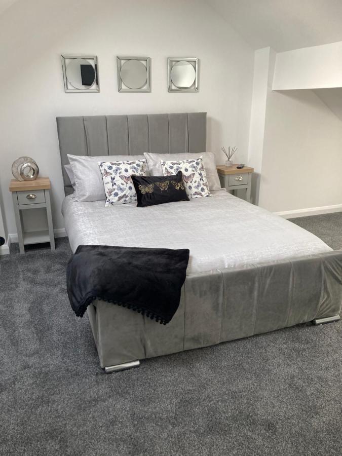 Cheshire Home Stays Crewe Extérieur photo